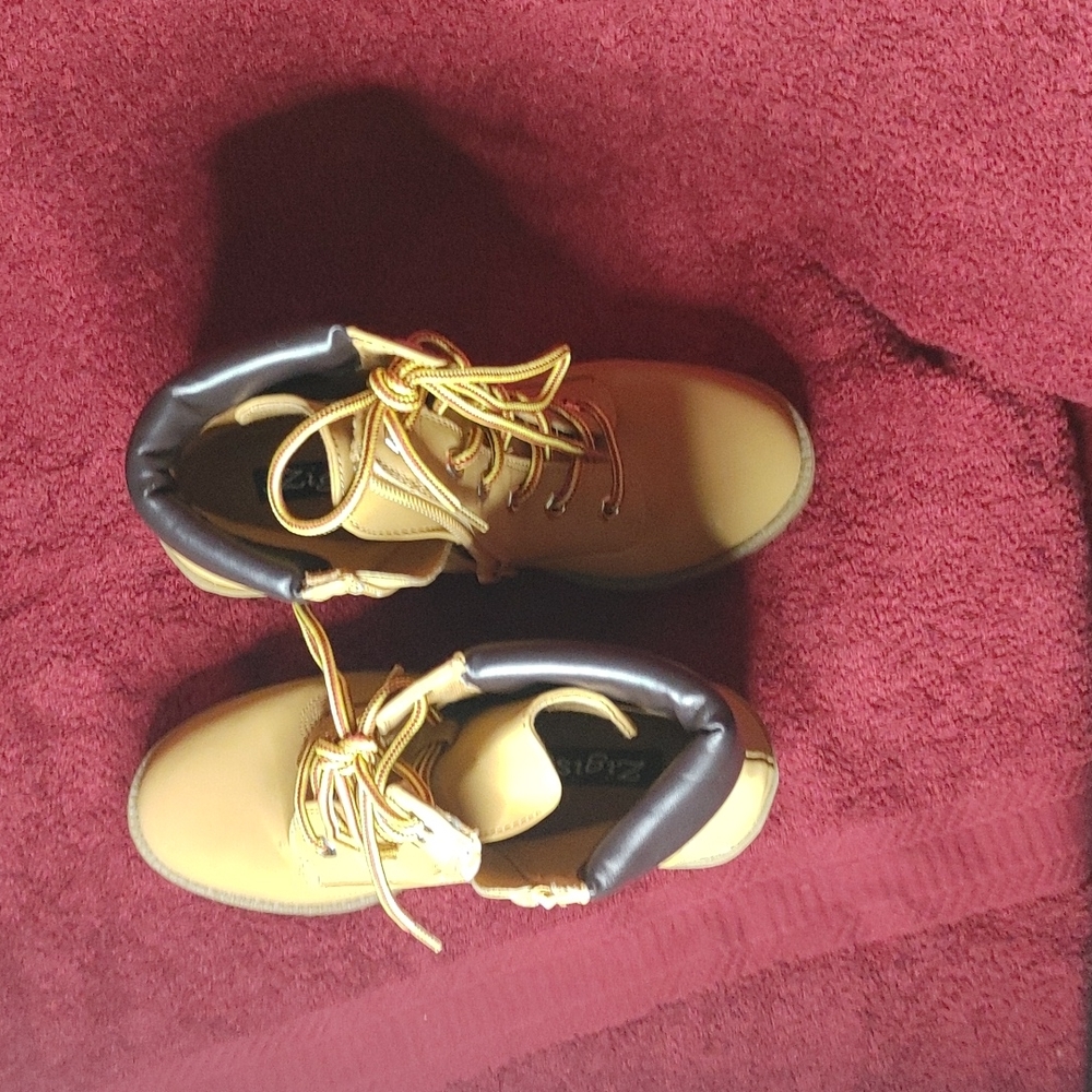 Shoes - Picture 2 of 2